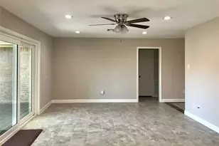 5470 Carew St, Houston, TX 77096 - Photo 10