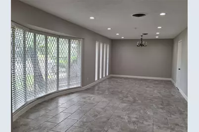 5470 Carew Street, Houston, TX 77096 - Photo 4