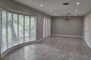 5470 Carew St, Houston, TX 77096 - Photo 4