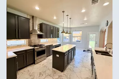 8406 Green Valley Drive, Sugar Land, TX 77479 - Photo 10