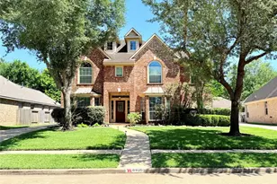 8406 Green Valley Dr, Sugar Land, TX 77479 - Photo 2