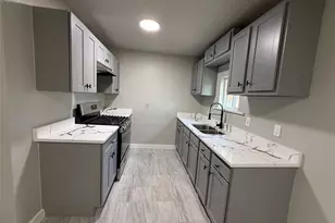 5402 Flamingo Dr, Houston, TX 77033 - Photo 10