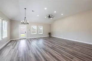 8310 Swiftwater Ln, Houston, TX 77075 - Photo 18