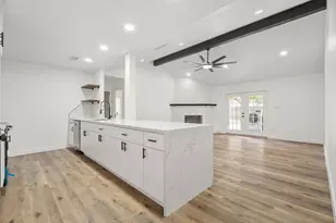 16114 Reseda Cir, Houston, TX 77062 - Photo 2