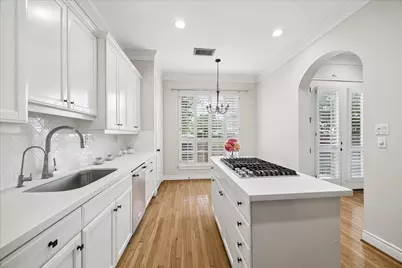 1933 Woodbury Street, Houston, TX 77030 - Photo 4
