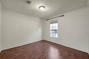 23 Heathstone Pl, The Woodlands, TX 77381 - Photo 6