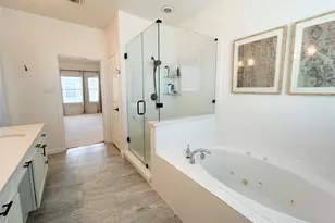 1128 W 26th St, Houston, TX 77008 - Photo 24