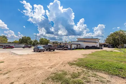 1028 & 1032 Walnut Street, Columbus, TX 78934 - Photo 10