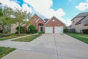 5611 Plum Point Ct, Sugar Land, TX 77479 - Photo 2