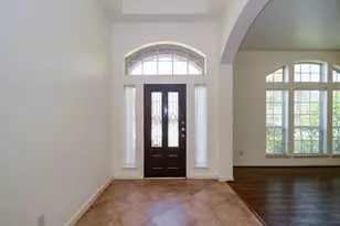 5611 Plum Point Ct, Sugar Land, TX 77479 - Photo 4