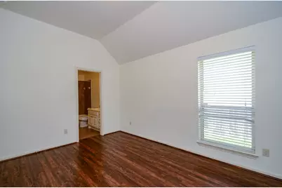 5611 Plum Point Court, Sugar Land, TX 77479 - Photo 8