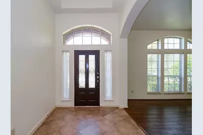 5611 Plum Point Court, Sugar Land, TX 77479 - Photo 4