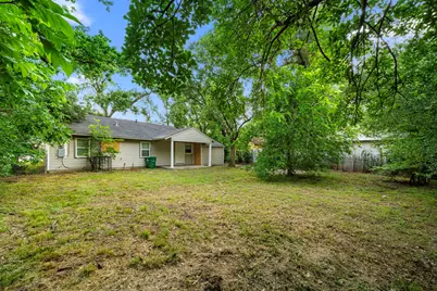 5835 Southseas Street, Houston, TX 77033 - Photo 2