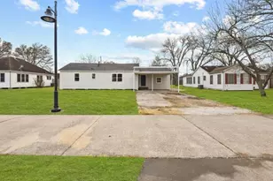 406 San Jacinto St, La Porte, TX 77571 - Photo 1