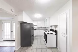 4710 Glenmont St, Bellaire, TX 77401 - Photo 10