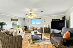 7215 Beau Rue St, Hitchcock, TX 77563 - Photo 8