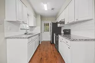 16215 Barcelona Dr, Friendswood, TX 77546 - Photo 6