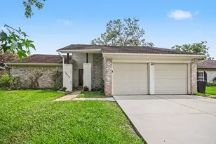 16215 Barcelona Dr, Friendswood, TX 77546 - Photo 1