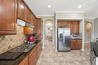 10222 Broken Trace Court, Humble, TX 77338 - Photo 8