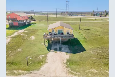 13219 Buccaneer Parkway, Freeport, TX 77541 - Photo 4