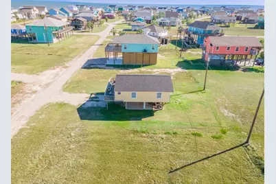 13219 Buccaneer Parkway, Freeport, TX 77541 - Photo 10