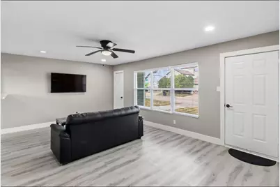 5914 Southcrest St Street, Houston, TX 77033 - Photo 4