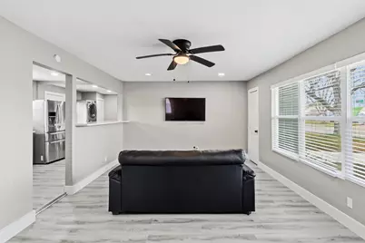 5914 Southcrest St Street, Houston, TX 77033 - Photo 2