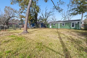 5914 Southcrest St St, Houston, TX 77033 - Photo 18