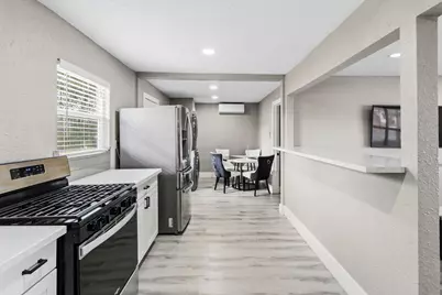 5914 Southcrest St Street, Houston, TX 77033 - Photo 10
