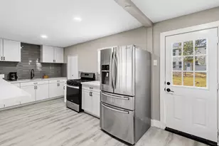 5914 Southcrest St St, Houston, TX 77033 - Photo 14
