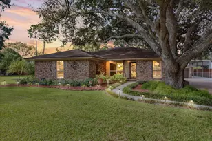 802 Riverside Dr, Hillcrest Village, TX 77511 - Photo 1