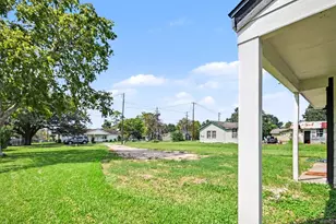 318 N Columbia St, Angleton, TX 77515 - Photo 20
