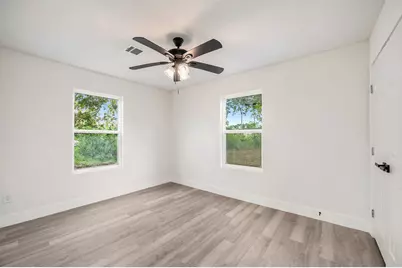 318 N Columbia Street, Angleton, TX 77515 - Photo 10