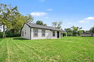 318 N Columbia St, Angleton, TX 77515 - Photo 4