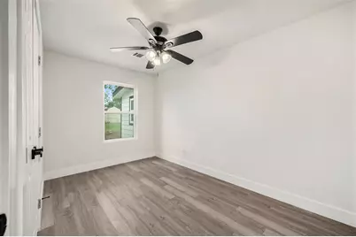 318 N Columbia Street, Angleton, TX 77515 - Photo 14