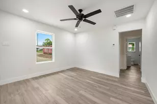318 N Columbia St, Angleton, TX 77515 - Photo 8