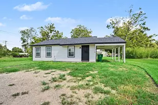 318 N Columbia St, Angleton, TX 77515 - Photo 6