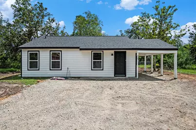 318 N Columbia Street, Angleton, TX 77515 - Photo 1