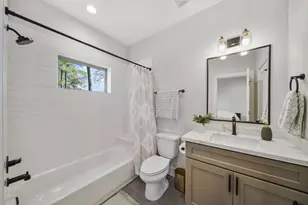 5320 Creekmont Timbers Trl, Houston, TX 77091 - Photo 38