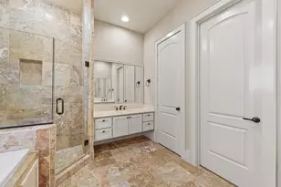 5459 John Dreaper Dr, Houston, TX 77056 - Photo 12
