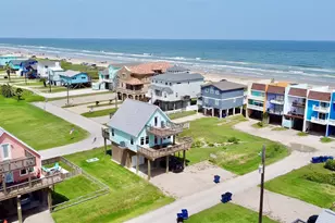 110 Pelican Pl, Surfside Beach, TX 77541 - Photo 1