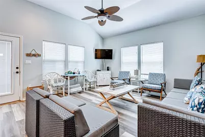877 Palmetto Drive, Crystal Beach, TX 77650 - Photo 16