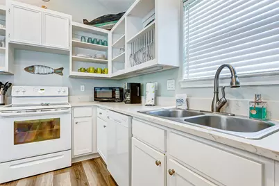 877 Palmetto Drive, Crystal Beach, TX 77650 - Photo 20