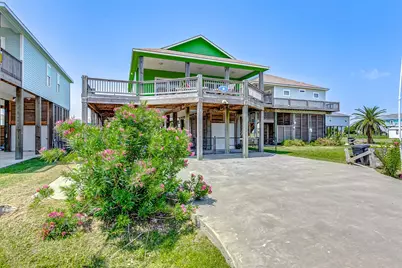 877 Palmetto Drive, Crystal Beach, TX 77650 - Photo 4