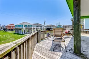 877 Palmetto Dr, Crystal Beach, TX 77650 - Photo 10