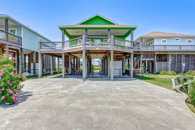 877 Palmetto Drive, Crystal Beach, TX 77650 - Photo 2