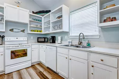 877 Palmetto Drive, Crystal Beach, TX 77650 - Photo 22