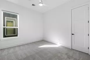 1423 E 36th St, Houston, TX 77022 - Photo 32