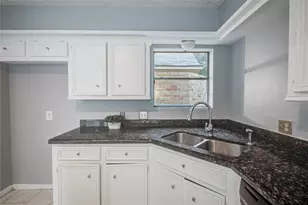 10603 Mills Cir, Houston, TX 77070 - Photo 8