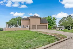 219 Wick Willow Dr, Montgomery, TX 77356 - Photo 2
